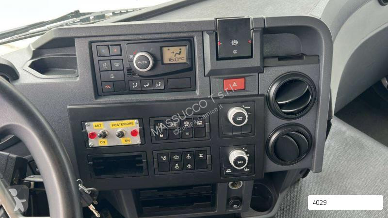 Kamion Renault KERAX 6X4