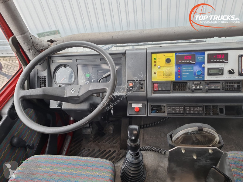 Kamion Renault G340 6x6- 8.500 ltr - 700 ltr...