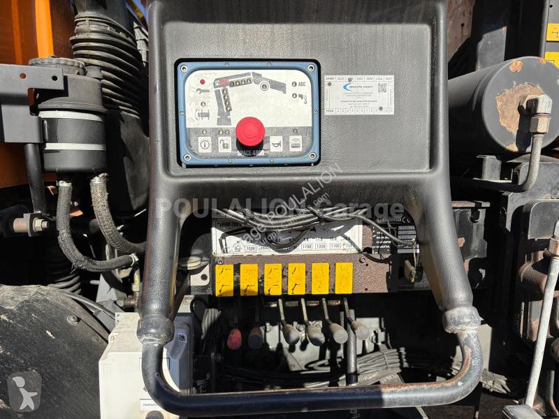 Kamion DAF PLATEAU GRUE HIAB 200 C FAN