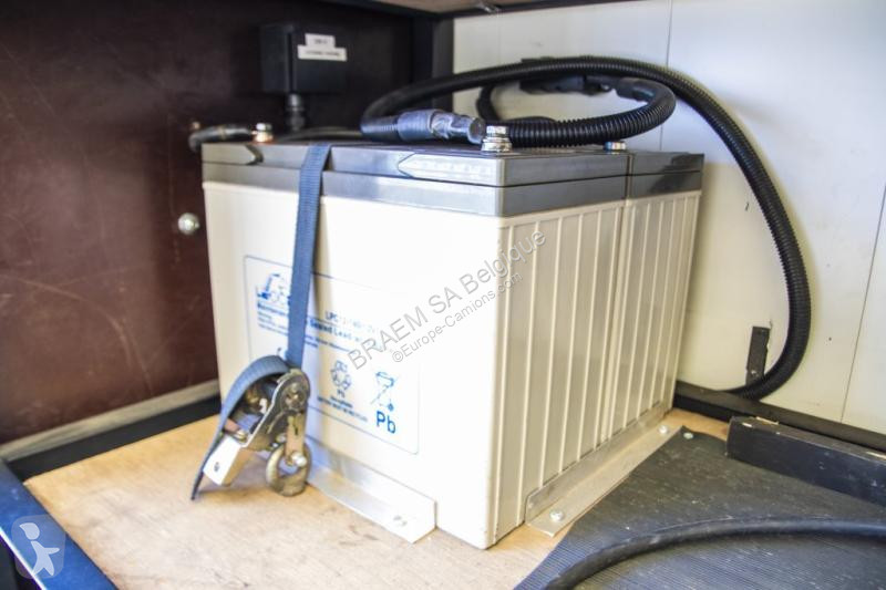 Camion Iveco 90E18- E5 +Porte-bagages réglable