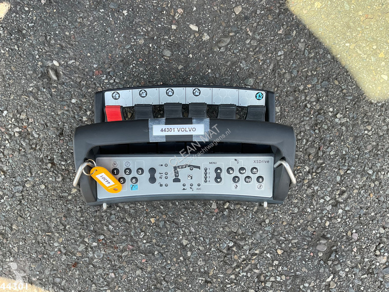 Camion Volvo 500 8x4 Euro 6 Hiab 65 Tonmeter...