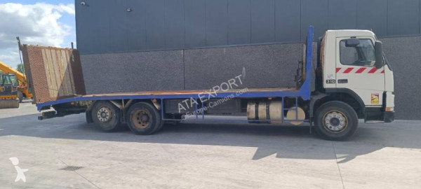 Camion porte engins Volvo
