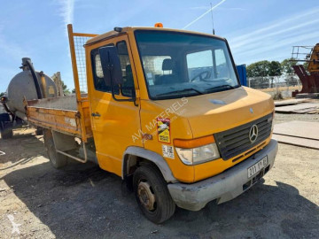 Utilitaire benne Mercedes