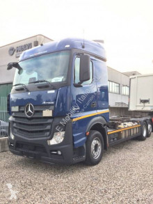 Camion Mercedes Actros 2545 BDF usato
