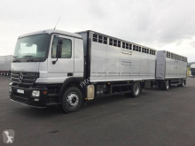 Camión remolque remolque ganadero Mercedes Actros 1832 L