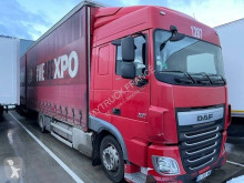 Kamion s návěsem posuvné závěsy DAF XF105 FA 460