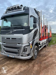 Camion remorque grumier Volvo F16