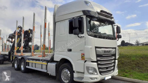 Camión remolque DAF XF 530 maderero usado