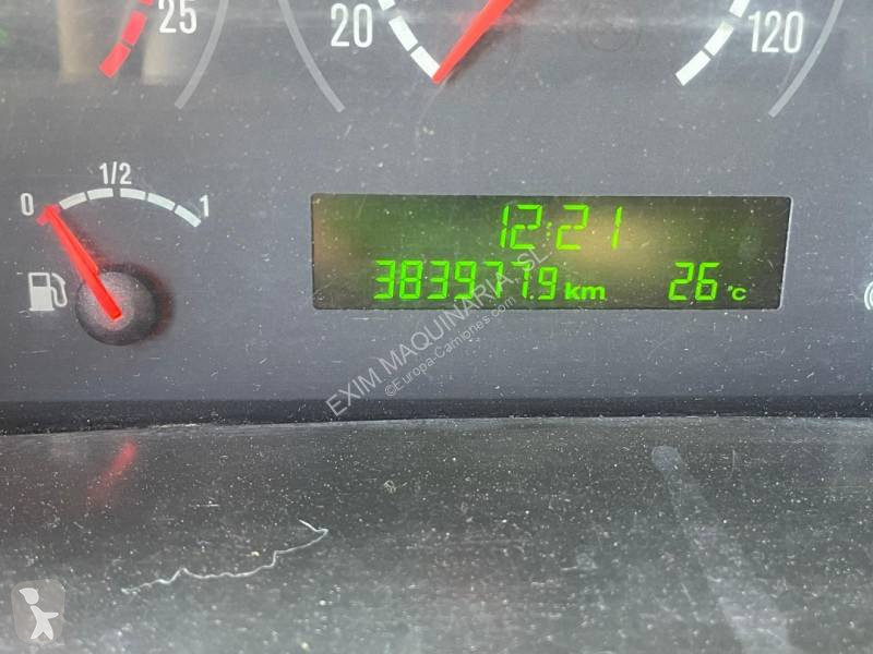 Lastbil med släp Scania