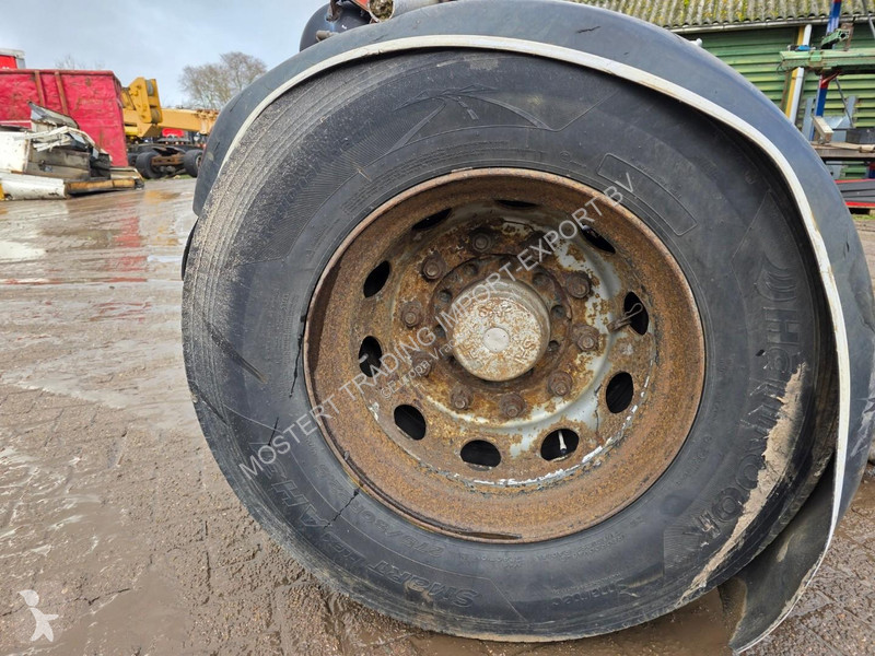 مقطورة Nooteboom 275/80 R22.5 Nooteboom 275/70...