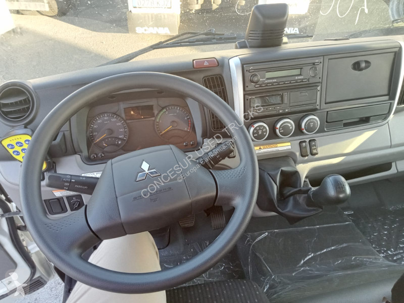 شاحنة مقطورة  Canter 7C18