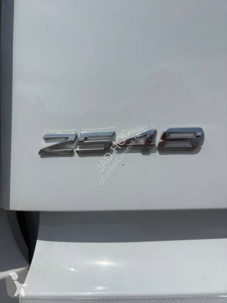 Kamion s návěsem Mercedes 2548
