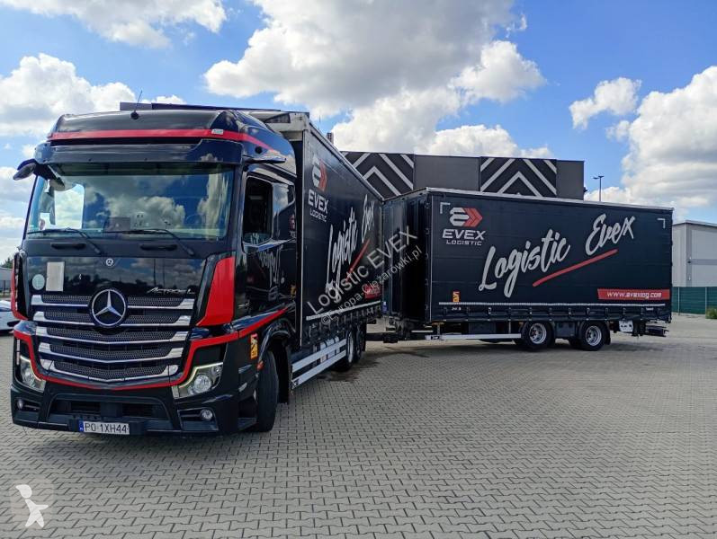 Camion remorque Mercedes