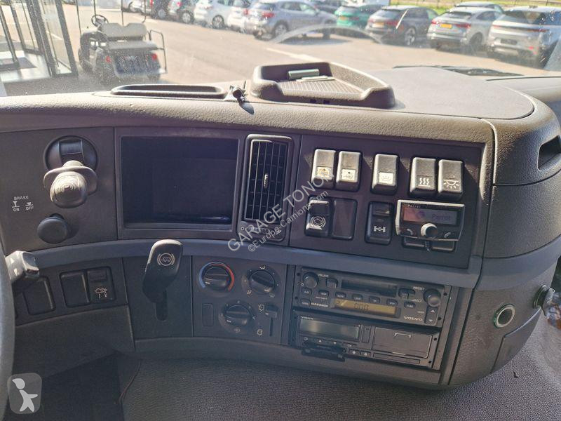 Camión remolque Volvo 300