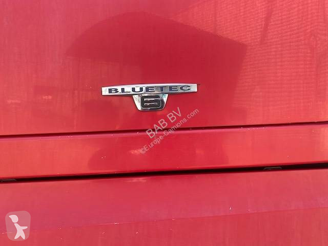شاحنة مقطورة Mercedes