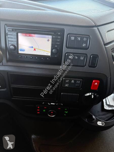 شاحنة مقطورة DAF
