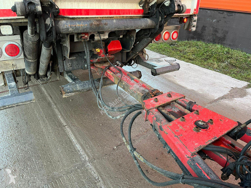 Kamion s návěsem  SLL 111 SK BOX L=8228 mm