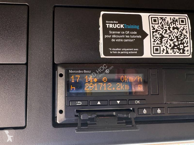 Kamion s návěsem Mercedes 2548