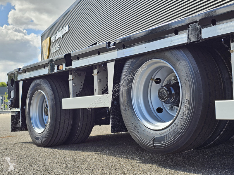 Vrachtwagen met aanhanger  TVL300LCU /...
