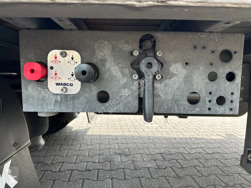 Kamion s návěsem  Wipkar Gesloten Aluminium...