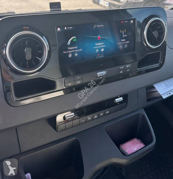شاحنة مقطورة Mercedes