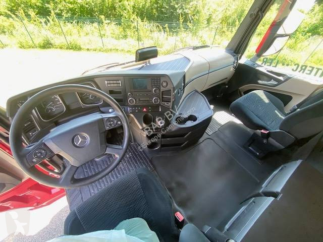 شاحنة مقطورة Mercedes