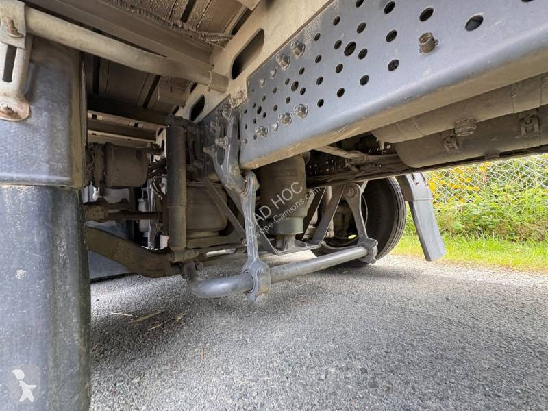 Kamion s návěsem Mercedes 2548