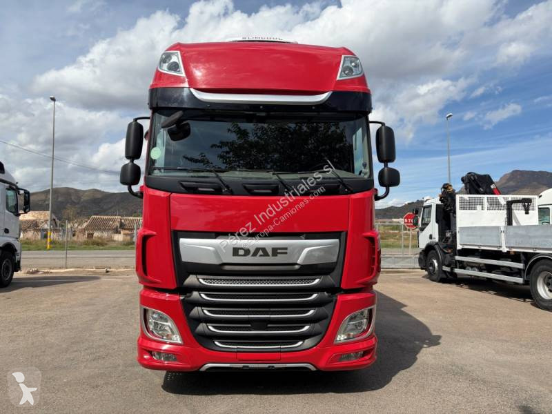 Nyerges vontató és pótkocsi DAF 530 FAT