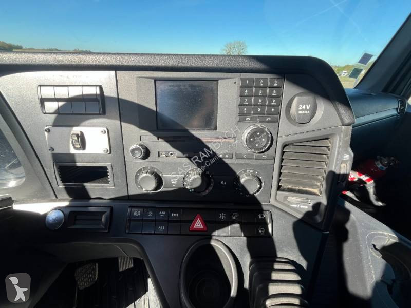 Camión remolque Mercedes 1831