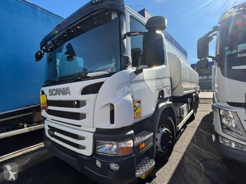 Kamion s návěsem Scania