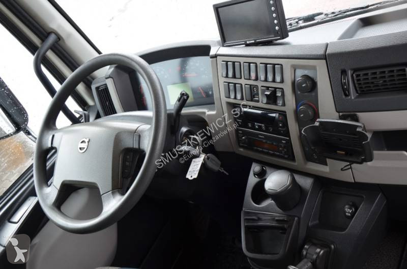 شاحنة مقطورة Volvo