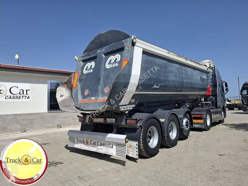 Camion remorque Volvo