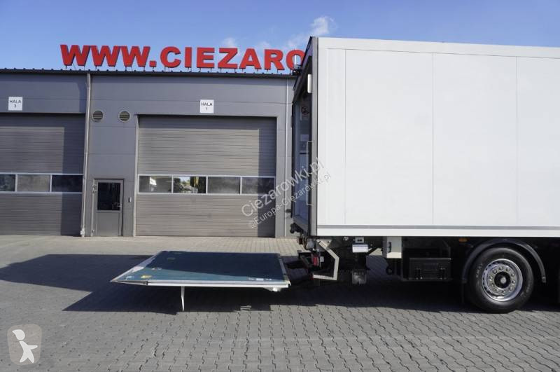 Kamion s návěsem Volvo 500