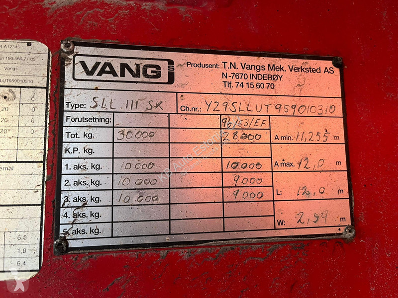 Kamion s návěsem  SLL 111 SK BOX L=8228 mm