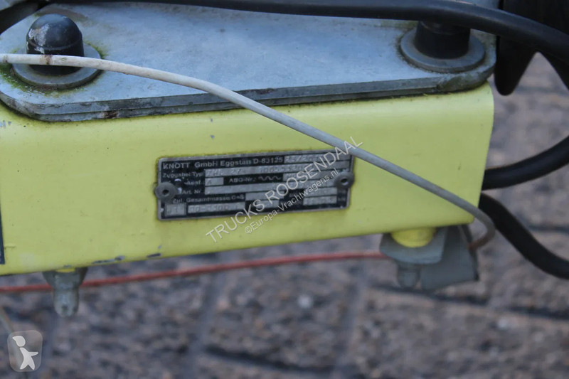 Vrachtwagen met aanhanger  screen projector...