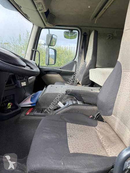Nyerges vontató és pótkocsi Renault