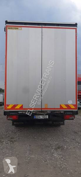 Kamion s návěsem Iveco