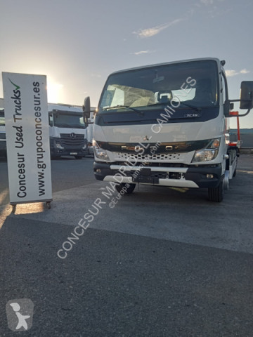 Camión portacoches Mitsubishi nuevo