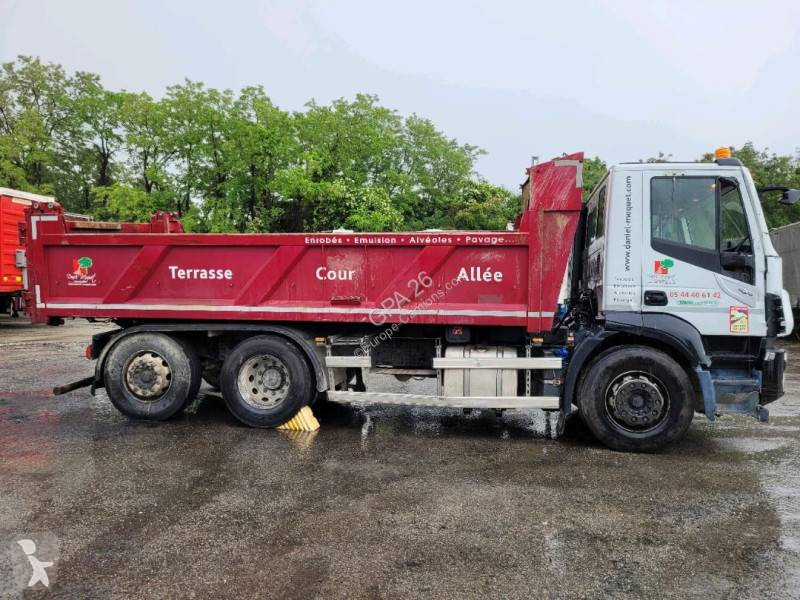 Camion cu remorca Iveco