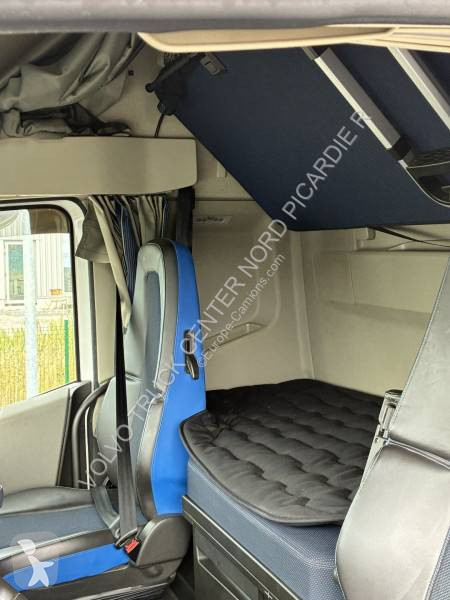 Kamion s návěsem Volvo 500 Globetrotter