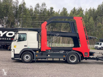 Camion remorque porte voitures Volvo