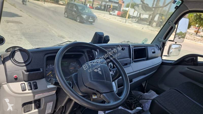 Camion remorque Mitsubishi