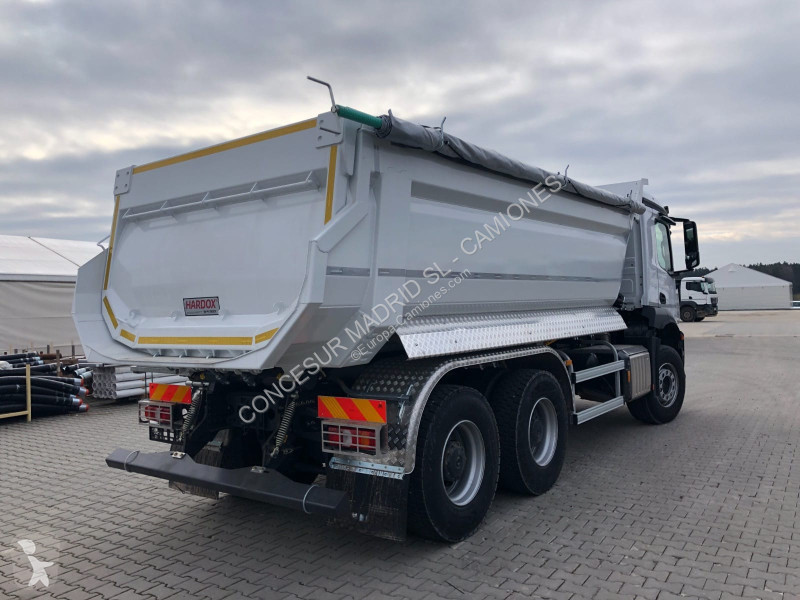 شاحنة Mercedes  3340