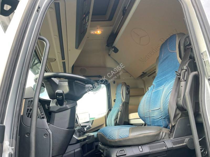 Camion remorque Mercedes