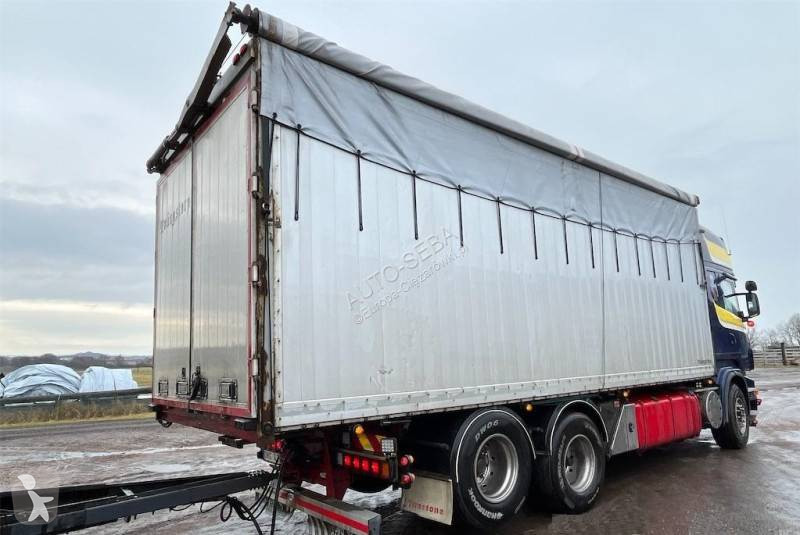 Kamion s návěsem Scania