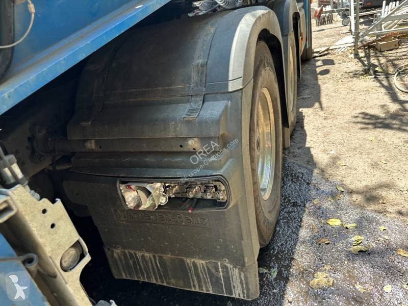 شاحنة مفصلية Mercedes