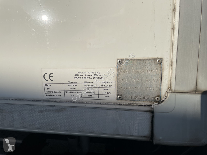 شاحنة مقطورة Mercedes  1021
