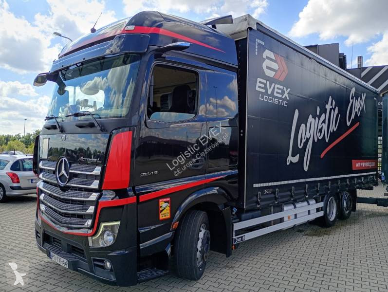 Camion remorque Mercedes