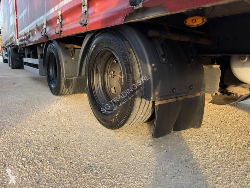 Kamion s návěsem Scania 440