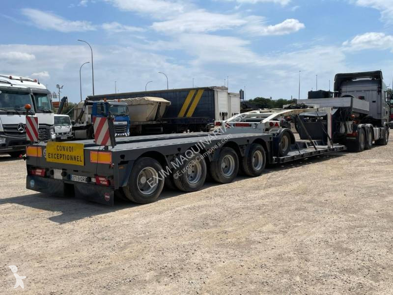 Lastbil med släp Scania